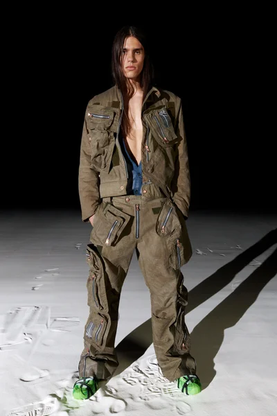 Look 10
